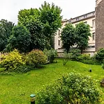 GuestReady - One perfect studio in Auteuil